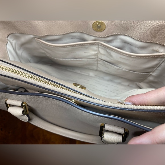 Michael Kors Beige Bag - Picture 8 of 11